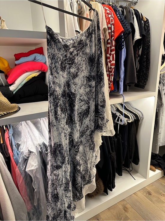 Halston Heritage Dresses & Skirts - Halston Heritage Black and White Speckled one shoulder goddess Dress